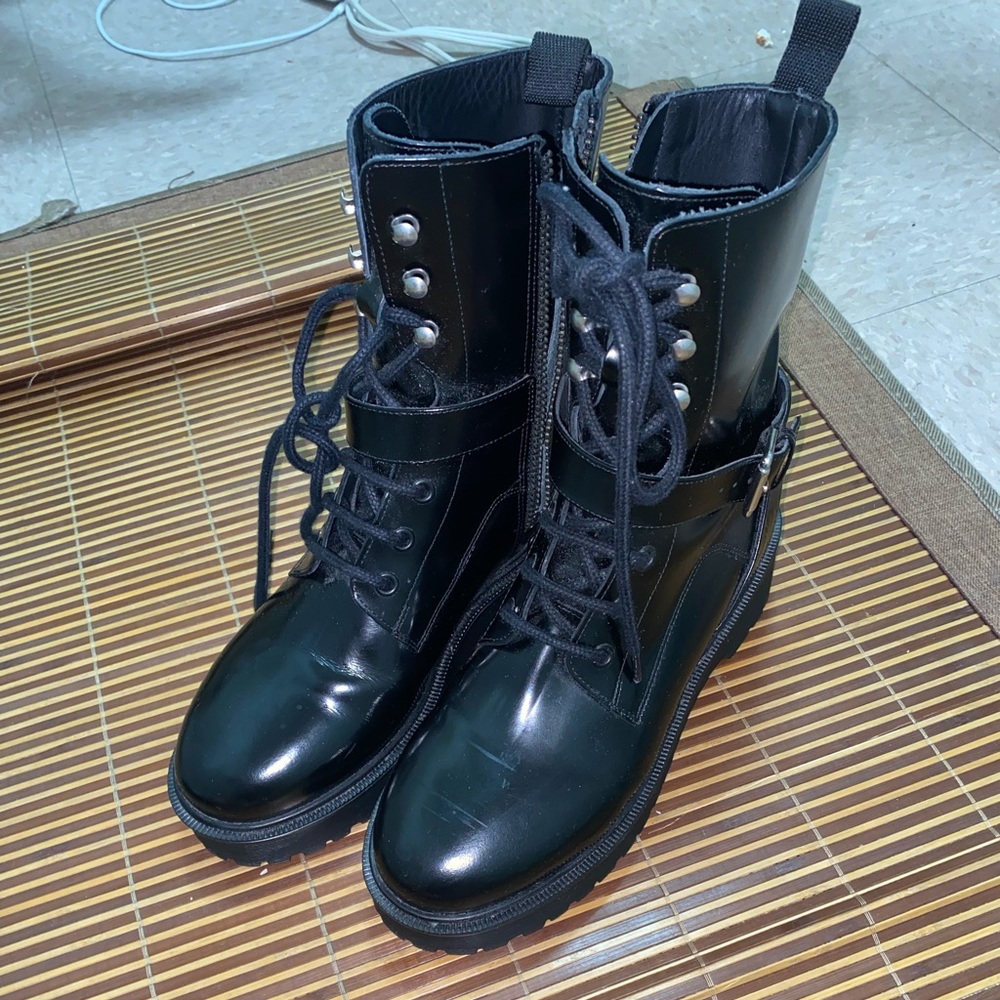 Black leather Maje boots